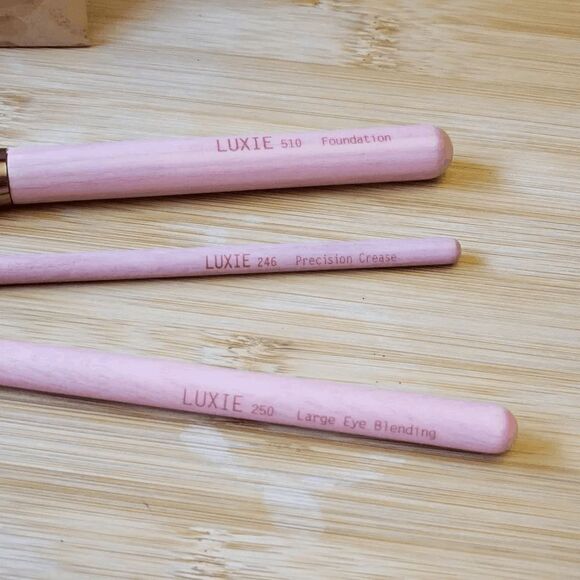 Luxie Gaea 3 Piece Makeup Brush Set - Picture 3 of 3